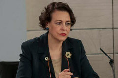 Una norma concreta los criterios de selección del personal de Justicia destacado en el exterior La ministra de Trabajo, Migraciones y Seguridad Social, Magdalena Valerio, durante su intervención en la rueda de prensa posterior al Consejo de Ministros.