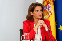 Un RD-ley reconoce el derecho al autoconsumo eléctrico y elimina el ‘impuesto al sol’ La ministra para la Transición Ecológica, Teresa Ribera, durante su intervención en la rueda de prensa posterior al Consejo de Ministros.
