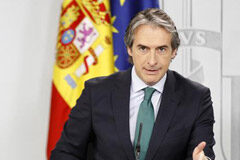Regulada la condecoración de insignia para amenazados y familiares de víctimas del terrorismo El ministro de Fomento, Íñigo de la Serna, durante la rueda de prensa posterior al Consejo de Ministros.