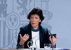 La ministra de Educación y Formación Profesional y portavoz del Gobierno en funciones, Isabel Celaá, durante su intervención en la rueda de prensa posterior al Consejo de Ministros.