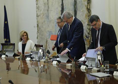 El presidente del Gobierno, Mariano Rajoy, preside en La Moncloa la reunión extraordinaria del Consejo de Ministros.