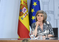 La ministra de Sanidad, Consumo y Bienestar Social en funciones, María Luisa Carcedo durante su intervención en la rueda de prensa posterior al Consejo de Ministros