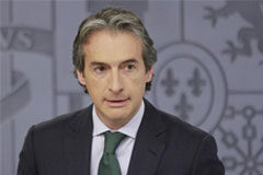 Aprobado el Real Decreto-ley que modifica el régimen de los trabajadores de la estiba El ministro de Fomento, Íñigo de la Serna, durante la rueda de prensa posterior al Consejo de Ministros.