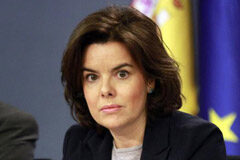 Aprobada la incorporación de la Directiva UE sobre resolución alternativa de litigios en materia de consumo La vicepresidenta del Gobierno, ministra de la Presidencia y para las Administraciones Territoriales, Soraya Sáenz de Santamaría, durante la rueda de prensa posterior al Consejo de Ministros.