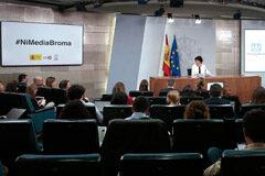 El Gobierno aprueba nuevas medidas para proteger a las víctimas de violencia de género La ministra de Educación y Formación Profesional y portavoz del Gobierno, Isabel Celaá, durante la rueda de prensa posterior al Consejo de Ministros.