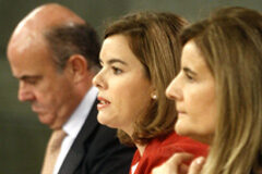 Una nueva modificación de la Ley Concursal facilita los acuerdos para que sobrevivan las empresas que entren en concurso Luis de Guindos, Soraya Sáenz de Santamaría y Fátima Báñez