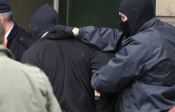 Muere un agente francés en un tiroteo del que ETA es sospechosa Un militante de ETA arrestado.