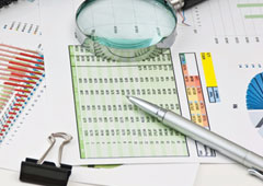 Lupa y documentos