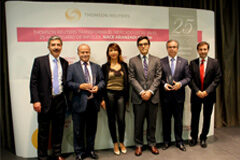 Thomson Reuters transforma el mercado legal en el 25 aniversario de Infolex con el nacimiento de Aranzadi Fusión De izda. a dcha.: Carlos Gaona, Francisco José Abajo, Rosana Viejo, Javier Illescas, Javier López y García de la Serrana y Francisco de Lorenzo