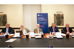 La Mutualidad de la Abogacía cerró el ejercicio 2015 con un crecimiento de ahorro gestionado del 12,69% y una rentabilidad neta del 5,78% De izda a dcha: Antonio Albanés, José María Antrás , Luis de Angulo, Rafael Navas y Antonio de Arcos