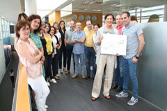 La plantilla de Thomson Reuters en Navarra recauda 1.035 euros para la Asociación Esclerosis Múltiple Navarra (ADEMNA) La plantilla de Thomson Reuters en Navarra recauda 1.035 euros para la Asociación Esclerosis Múltiple Navarra (ADEMNA)