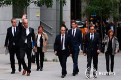 El Supremo decide sobre la libertad de los exconsejeros catalanes encarcelados Los exconsellers Joaquim Forn, Raül Romeva, Dolors Bassa, Jordi Turull, Carles Mundó, Josep Rull y Meritxell Borras llegan a la Audiencia Nacional para testificar el pasado 2 de noviembre de 2017
