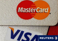 Tarjetas de crédito Visa y MasterCard en una foto ilustrativa tomada en Hong Kong, el 8 de diciembre de 2010.