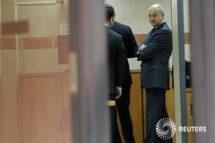 El juez rechaza interrogar a Rato por Bankia Ignacio Ayala (D), abogado de Rato, llega a la Audiencia Nacional el 23 de julio de 2012.