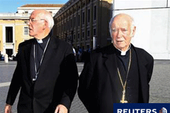 El Vaticano se prepara para investigar los abusos en Irlanda El cardenal irlandés Sean Brady (izquierda) y el arzobispo Dermot Clifford en la plaza de San Pedro, el 6 de octubre de 2010.