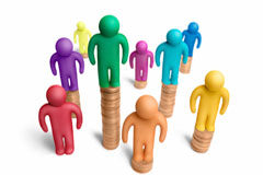 Medidas concursales Muñequitos de colores subidos a monedas.