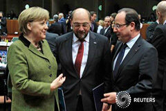 Acuerdo general en la UE sobre su presupuesto hasta 2020 Imagen de la canciller alemana, Angela Merkel (izq.), el presidente del Parlamento Europeo, Martin Schulz (centro) y el presidente francés, François Hollande (dcha.), en el Consejo Europeo en Bruselas el 7 de febrero