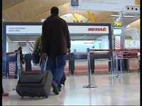¿A quién pueden reclamar los afectados por la huelga de vigilantes de seguridad en Barajas? aeropuerto