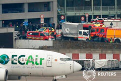Dos explosiones en el aeropuerto de Bruselas causan 13 muertos Servicios de emergencia en el lugar de las explosiones en el aeropuerto de Zaventem cerca de Bruselas, el 22 de marzo de 2016