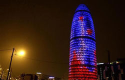 Criteria vende Agbar a Suez y comprará Adeslas la Torre Agbar en Barcelona, el 28 de marzo de 2009.
