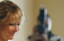 Aguirre ofrece una rueda de prensa en Madrid el 26 de junio de 2008. Aguirre ofrece una rueda de prensa en Madrid el 26 de junio de 2008.