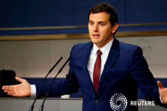 C’s quiere ser decisivo el 26J para evitar a «los de la hoz y el martillo» Albert Rivera