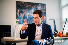Un nuevo sondeo sitúa a Ciudadanos como primera fuerza política en España El líder de Ciudadanos, Albert Rivera, en una entr4evista con Reuters en Madrid el 2 de marzo de 2018
