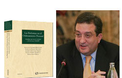 ¿Quiere dominar las modificaciones procesales? Alberto Palomar junto a la portada de su libro.