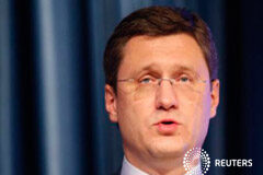 Rusia evalúa recortar la producción de crudo El minstro ruso de Energía, Alexander Novak, en una reunión en su departamento el 31 de octubre de 2014