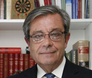 “Queremos ser el núcleo fundacional de una firma que vaya integrando a otros despachos” 'Queremos ser el núcleo fundacional de una firma que vaya integrando a otros despachos'. Alfonso Caldevilla, socio director de Bufete Caldevilla y promotor de la fusión con Dutilh Abogados