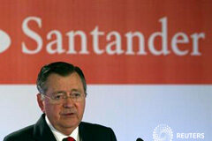 El Supremo ve una «clara extralimitación» en el indulto a Alfredo Sáenz Imagen de archivo de Sáenz en una rueda de prensa para presentar los resultados de la empresa en su sede principal en la localidad madrileña de Boadilla del Monte en abril de 2012