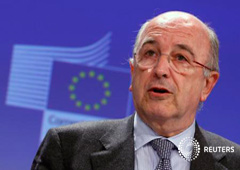 El comisario europeo de Competencia, Joaquín Almunia, en una comparecencia ante los medios en la sede de la Comisión Europea en Bruselas,el 4 de diciembre de 2013