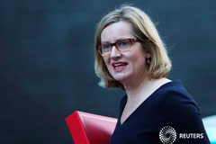 Reino Unido no se «rendirá» en la batalla por un acuerdo de Brexit a medida La ministra británica del Interior, Amber Rudd, ellga a Downing Street en Londres