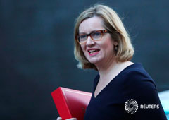 La ministra británica del Interior, Amber Rudd, ellga a Downing Street en Londres