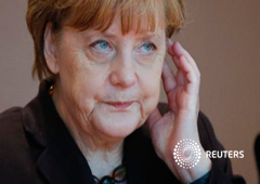 Merkel durante la reunión semanal del gabinete en Berlín el 1 de diciembre de 2015