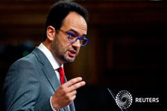 El PSOE muestra su rechazo a Rajoy antes de darle el poder El portavoz parlamentario del PSOE Antonio Hernando durante su discurso en el debate de investidura en el Congreso en Madrid, España, el 27 de octubre de 2016