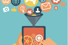 Nuevos derechos digitales de los trabajadores: las claves en cinco preguntas y respuestas Tablet con iconos varios