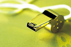 Las cláusulas patológicas en el convenio arbitral Un silbato.