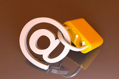 Derecho a la propia imagen, y derechos de carácter personal: ¿puedo usar cualesquiera contenidos que estén en la red? Símbolo de @ con un candado