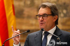 Artur Mas, a juicio por desobediencia y prevaricación por la consulta del 9-N Mas gesticula durante una rueda de prensa en el Palau de la Generalitat en Barcelona, el 9 de enero de 2016