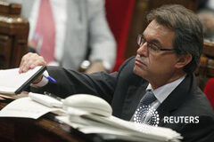 Cataluña y Andalucía piden liquidez urgente al Estado El presidente catalán, Artur Mas, el 25 de julio de 2012 en el Parlamento de Cataluña