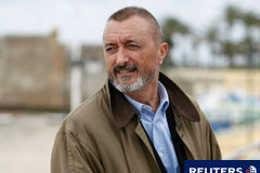 El TS archiva la demanda en defensa del derecho al honor de Pérez Reverte Arturo Pérez Reverte.