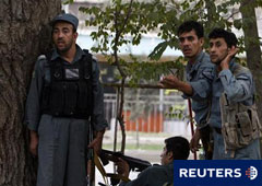 La policía afgana durante el ataque talibán en Kabul, el 13 de septiembre de 2011