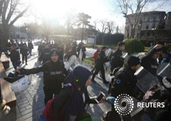 La Policía acordona una zona tras la explosión en Estambul, el 12 de enero de 2016