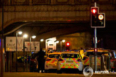 Al menos 22 muertos en un ataque suicida en un concierto de Ariana Grande en Manchester Coches de policía en las afueras del Manchester Arena, donde se produjo una explosión tras un concierto de la estrella pop estadounidense Ariana Grande, el 22 de mayo de 2017