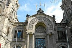 La Audiencia de Barcelona obliga a devolver el dinero invertido en bonos del Popular Fachada de la Audiencia de Barcelona