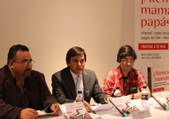 De izq. a derecha aparecen Ángel Pablo Avilés, Raúl Castillo y Kepa Paul Larrañaga