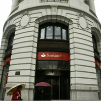Puerta del banco Santander