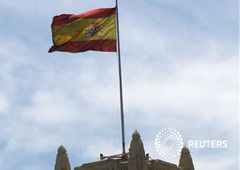 Una bandera española sobre el Ayuntamiento de Madrid, el 20 de junio de 2012