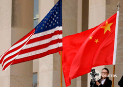 Banderas de Estados Unidos y China antes de que el secretario de Defensa James Mattis reciba al ministro de Defensa Nacional de China, general Wei Fenghe, en el Pentágono en Arlington, Virginia, EEUU, el 9 de noviembre de 2018.